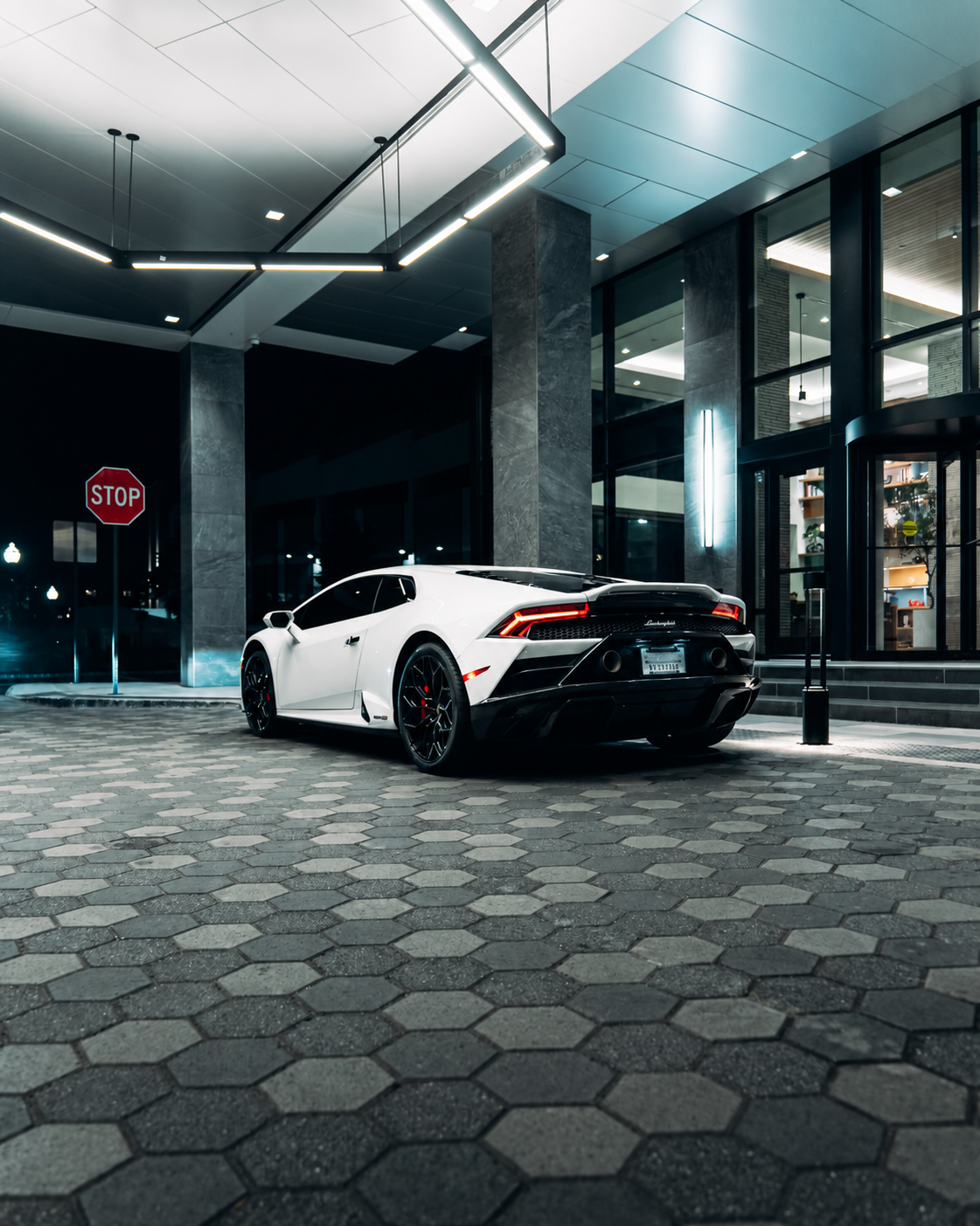 2020 Lamborghini Huracan (White)
