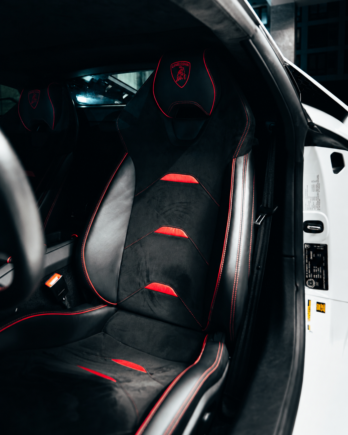 2020 Lamborghini Huracan (White)