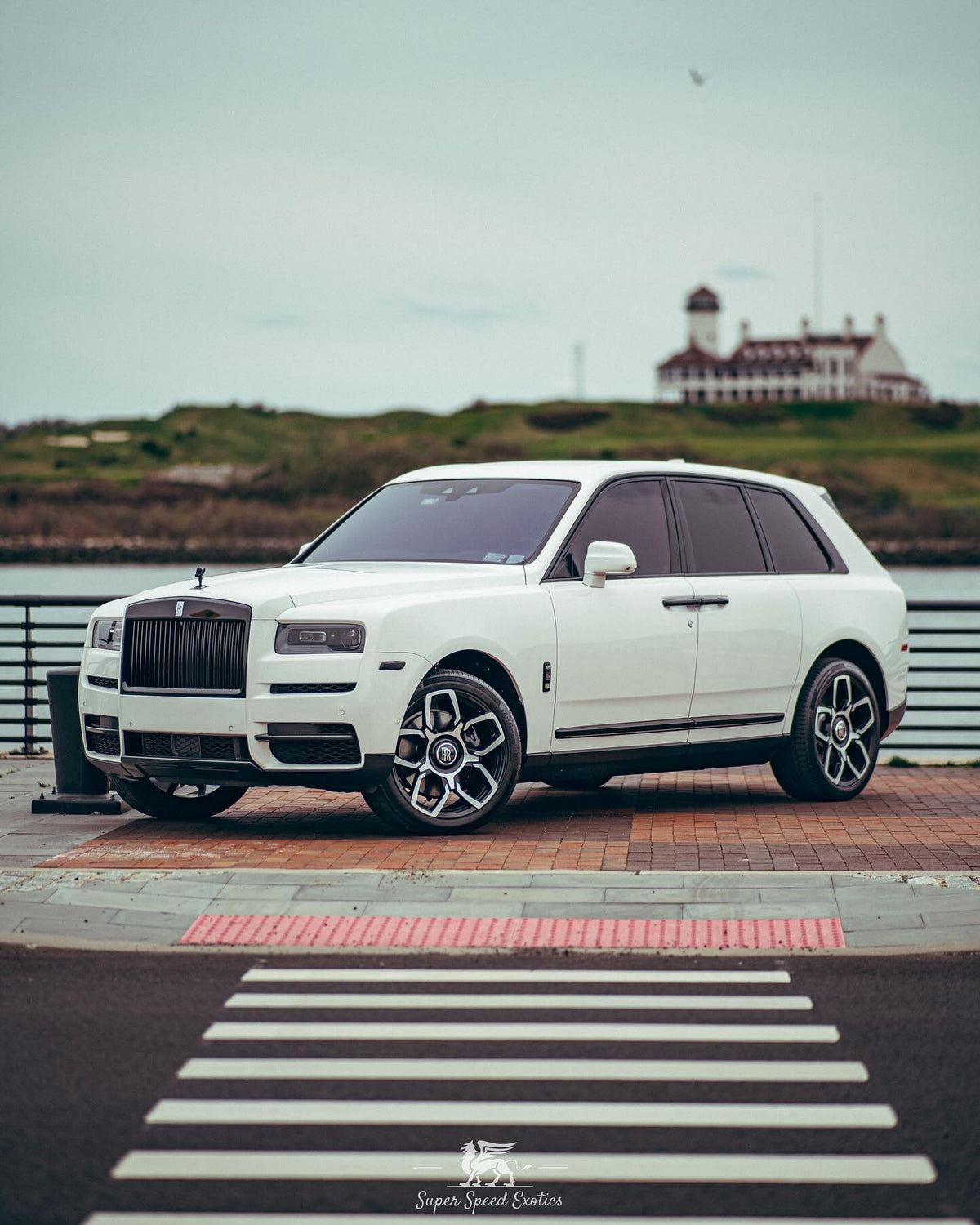 Rolls-Royce Cullinan (White on Hermes)