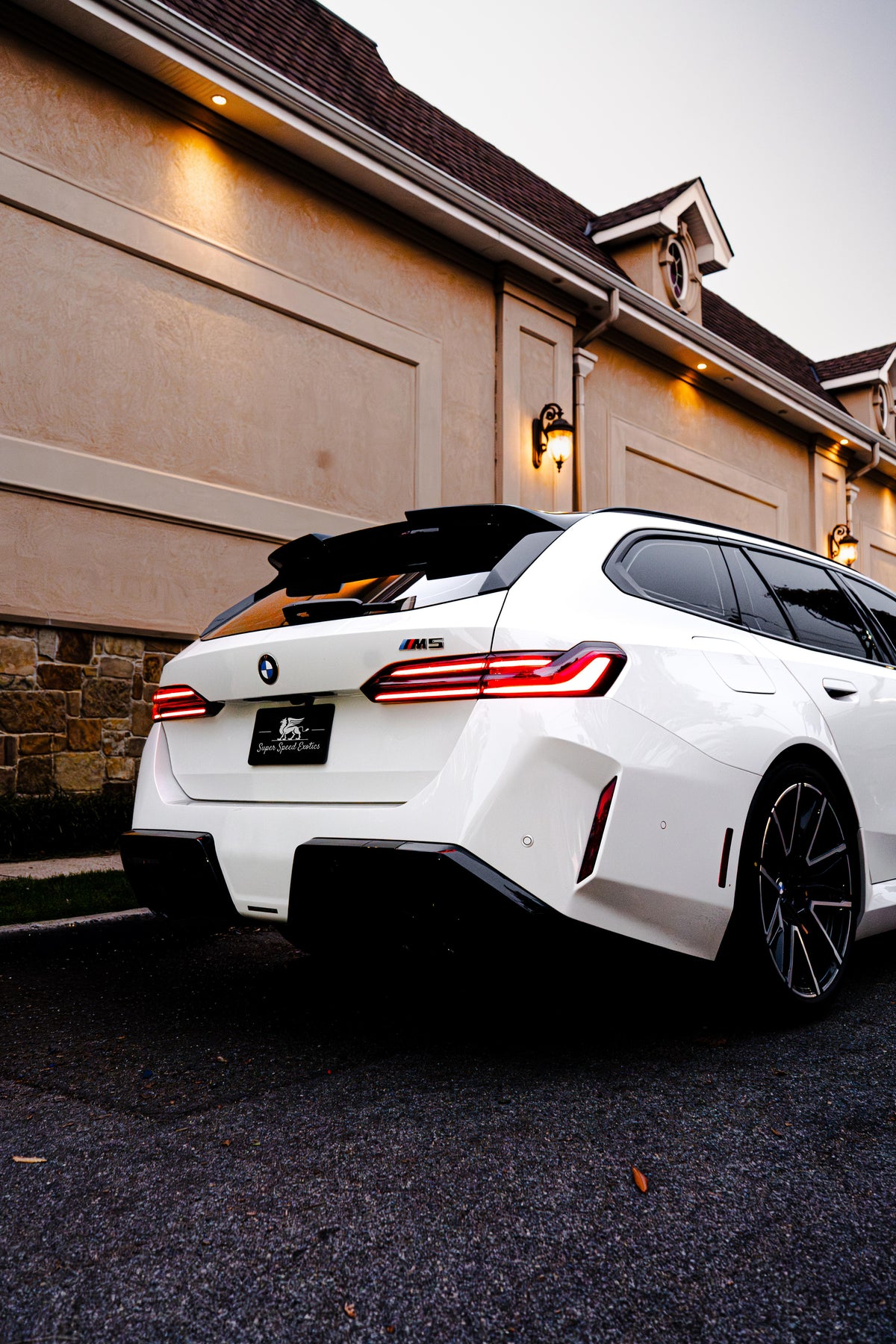 2027 BMW M5 Touring G99 White