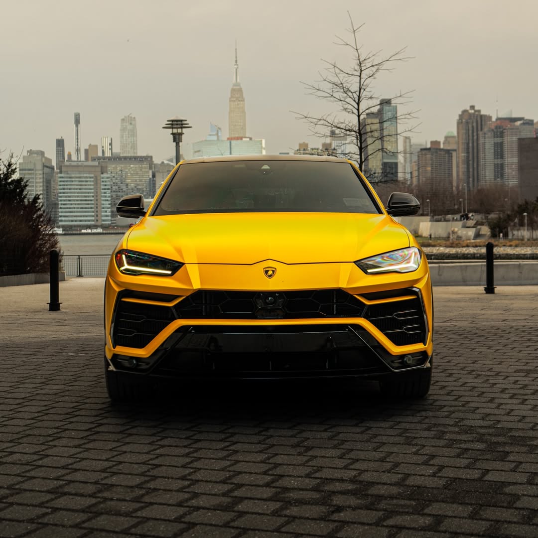 Lamborghini Urus (Matte Yellow)