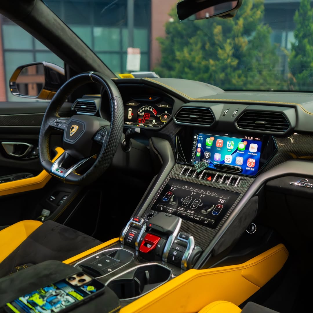 Lamborghini Urus (Matte Yellow)