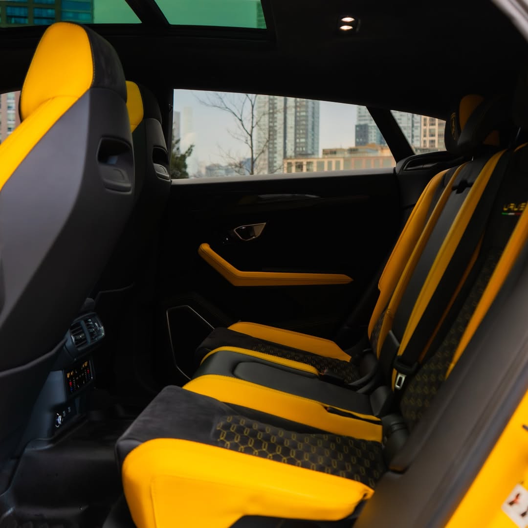 Lamborghini Urus (Matte Yellow)