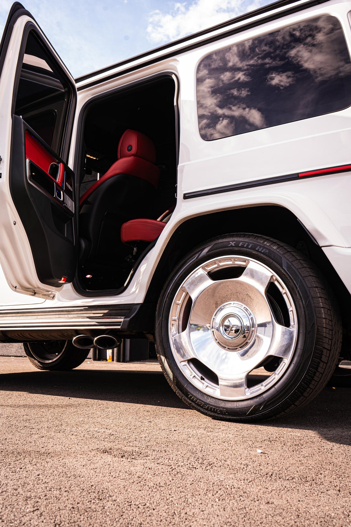 Mercedes-Benz G63 Gloss White