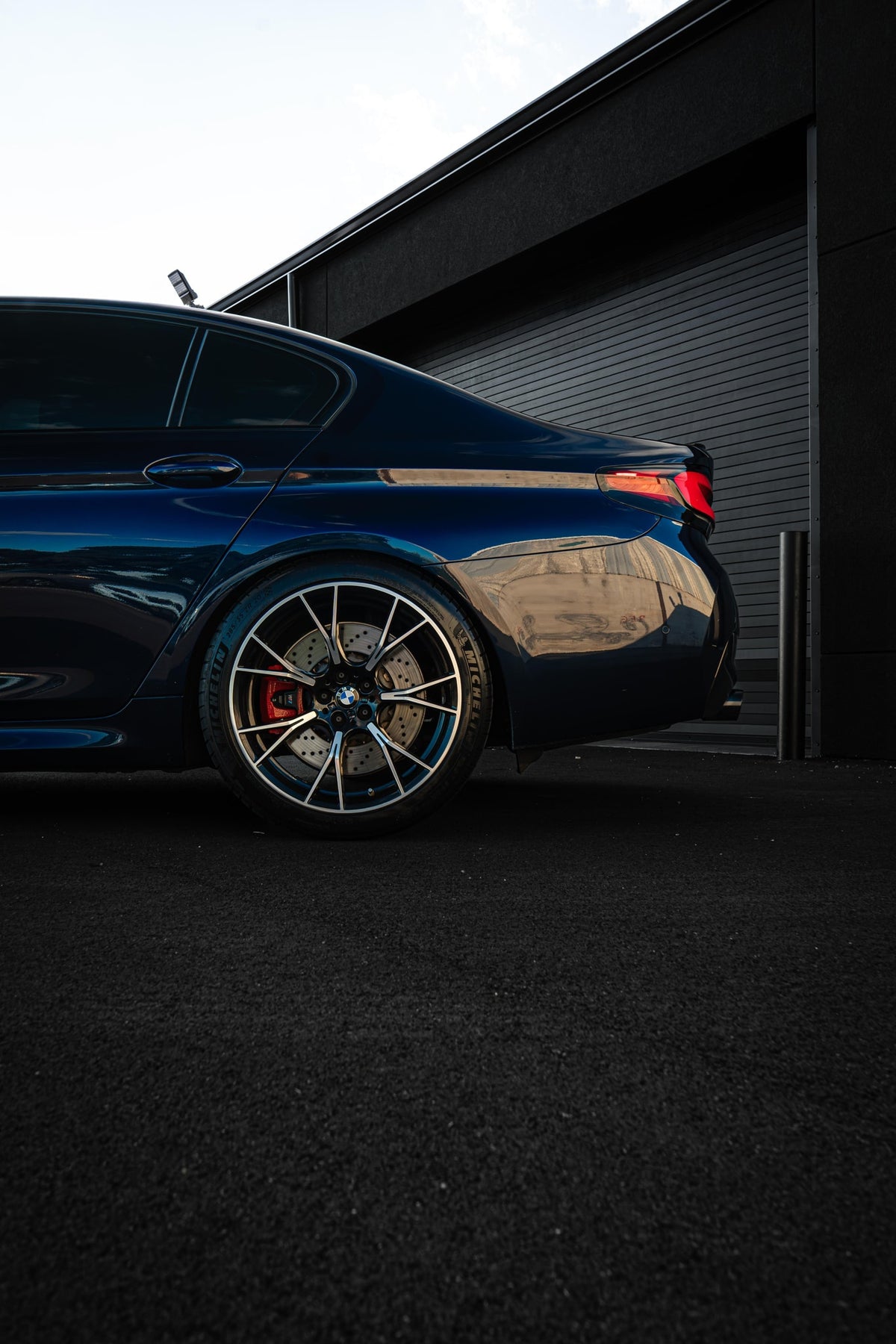 2021 BMW M5 Competition Tanzanite Blue — vehicle photo 5