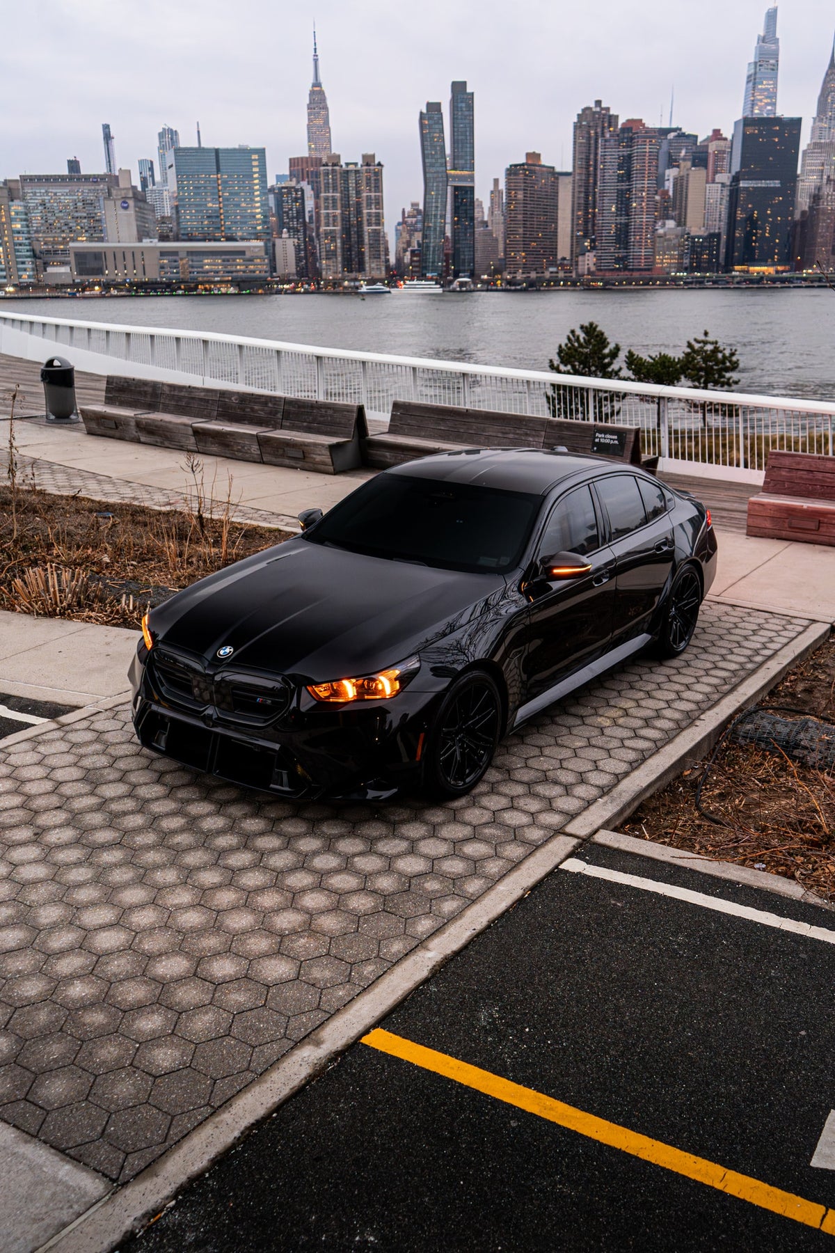 2025 BMW M5 G90 Black — vehicle photo 1