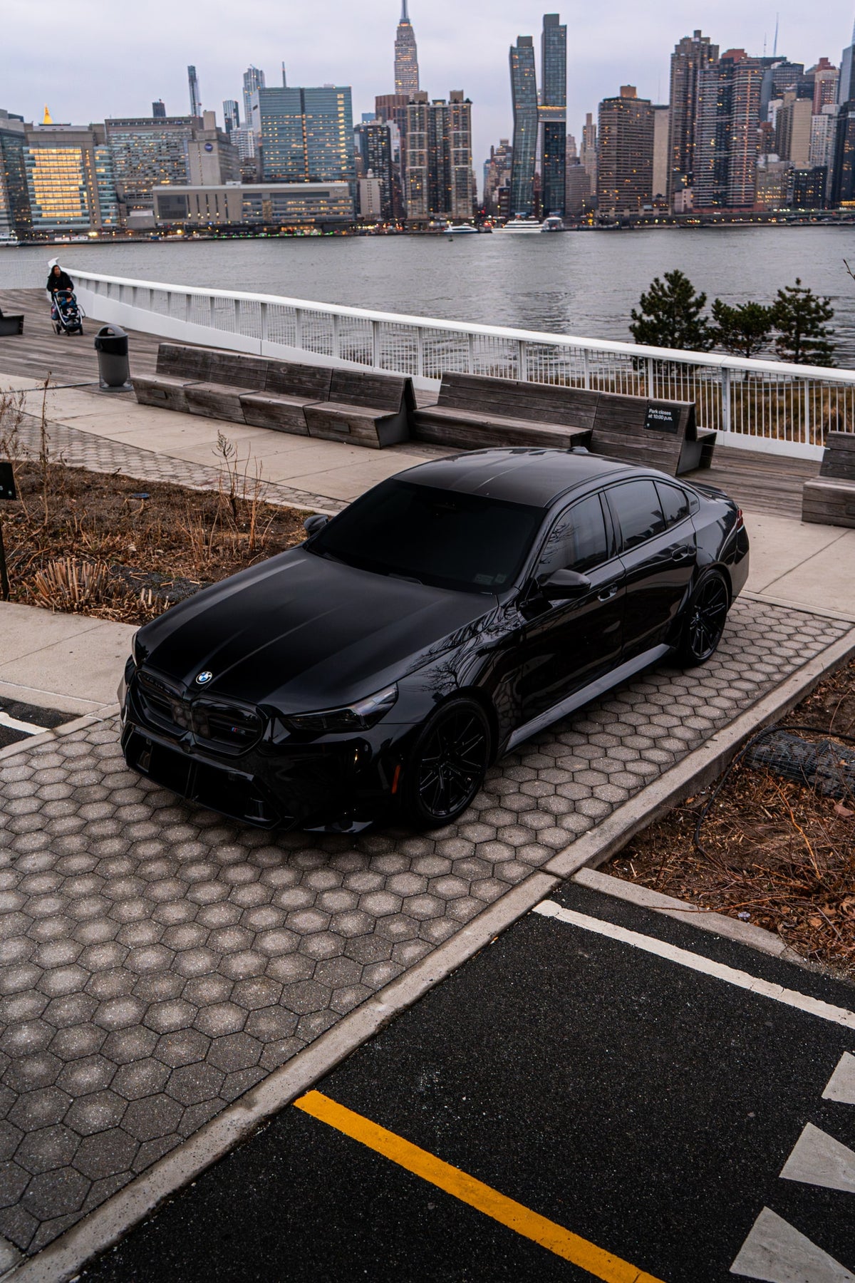 2025 BMW M5 G90 Black — vehicle photo 2