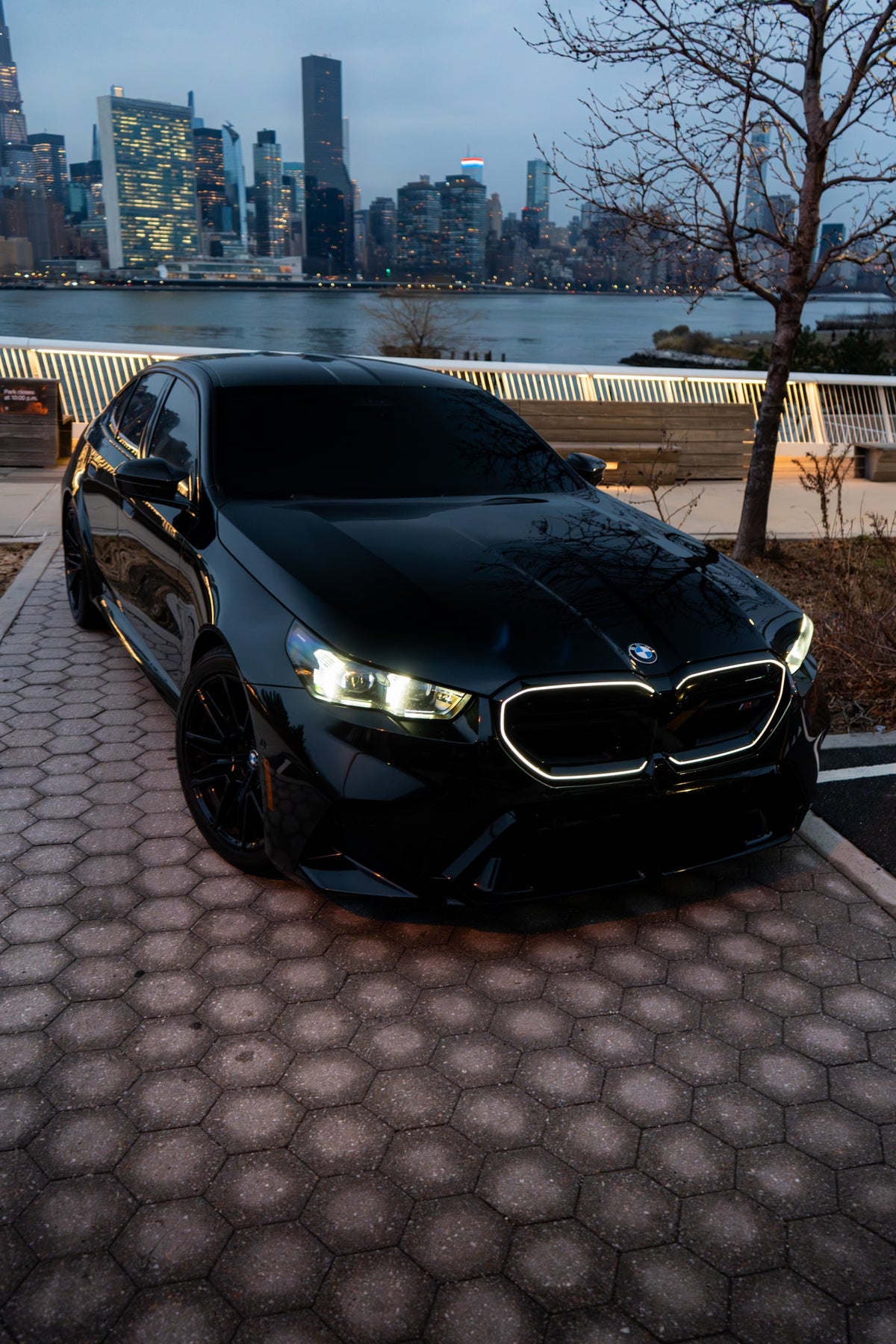 2025 BMW M5 G90 Black — vehicle photo 9