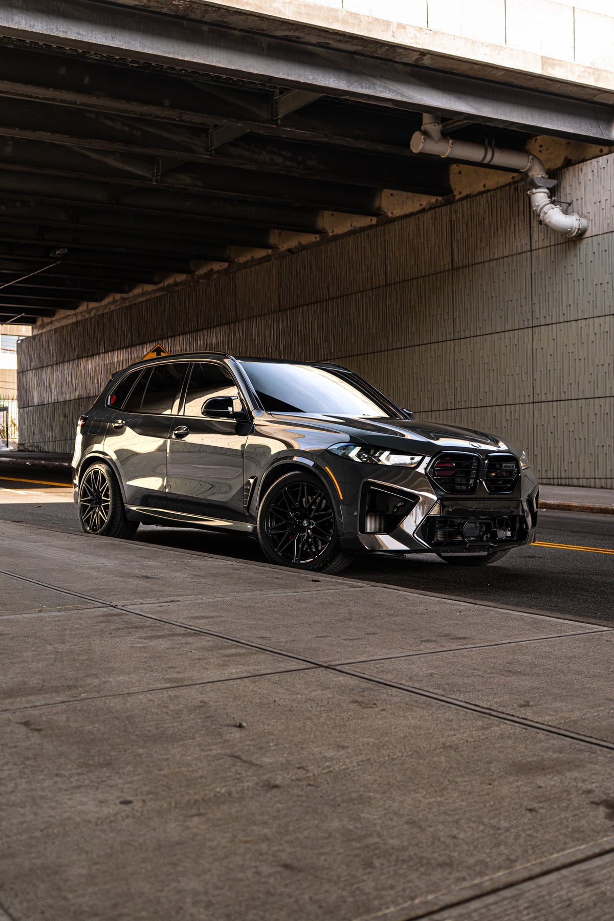 2026 BMW X5M Competition Dravit Grey — vehicle photo 4