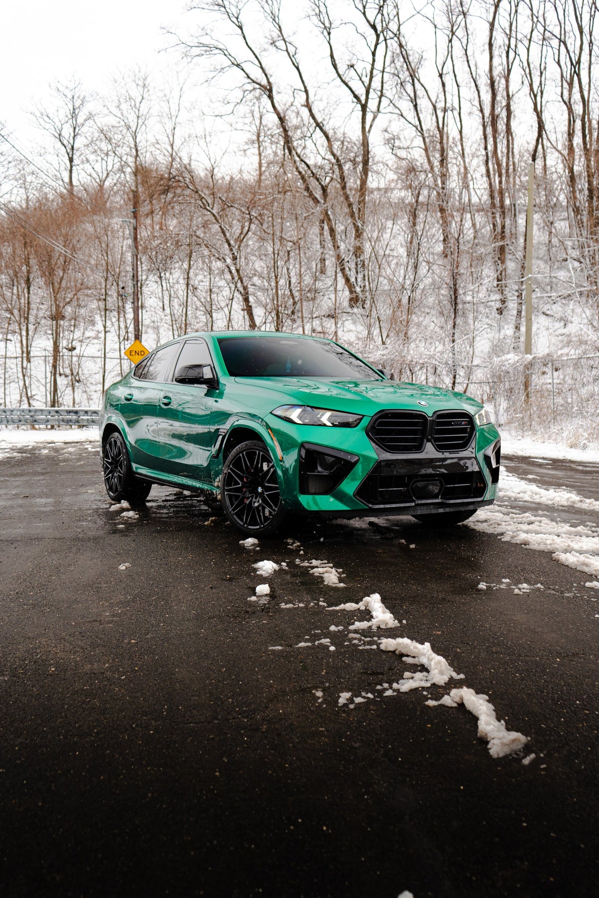 2025 BMW X6M Competition Isle of Man Green — vehicle photo 1