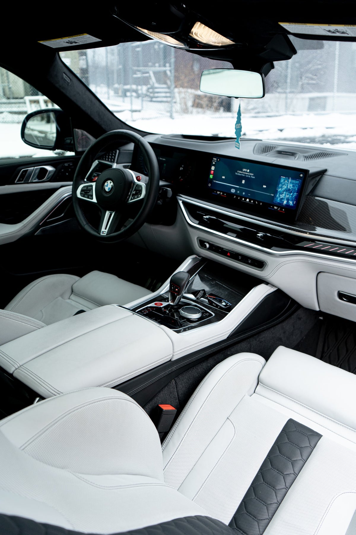 2025 BMW X6M Competition Isle of Man Green — vehicle photo 10