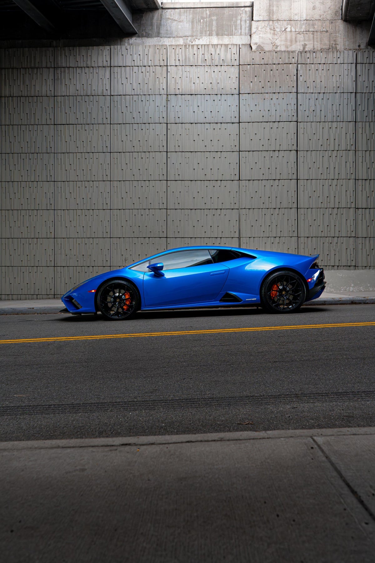 2020 Lamborghini Huracan EVO Blu Eleos — vehicle photo 3