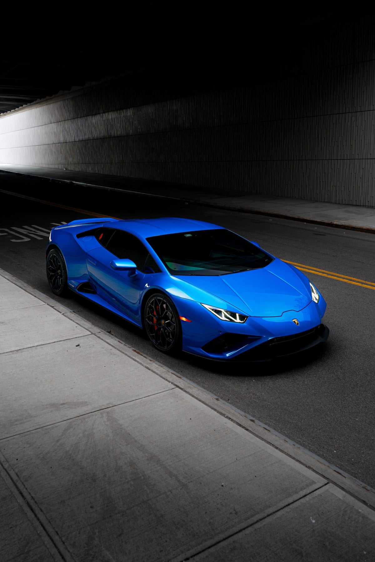 2020 Lamborghini Huracan EVO Blu Eleos — vehicle photo 5