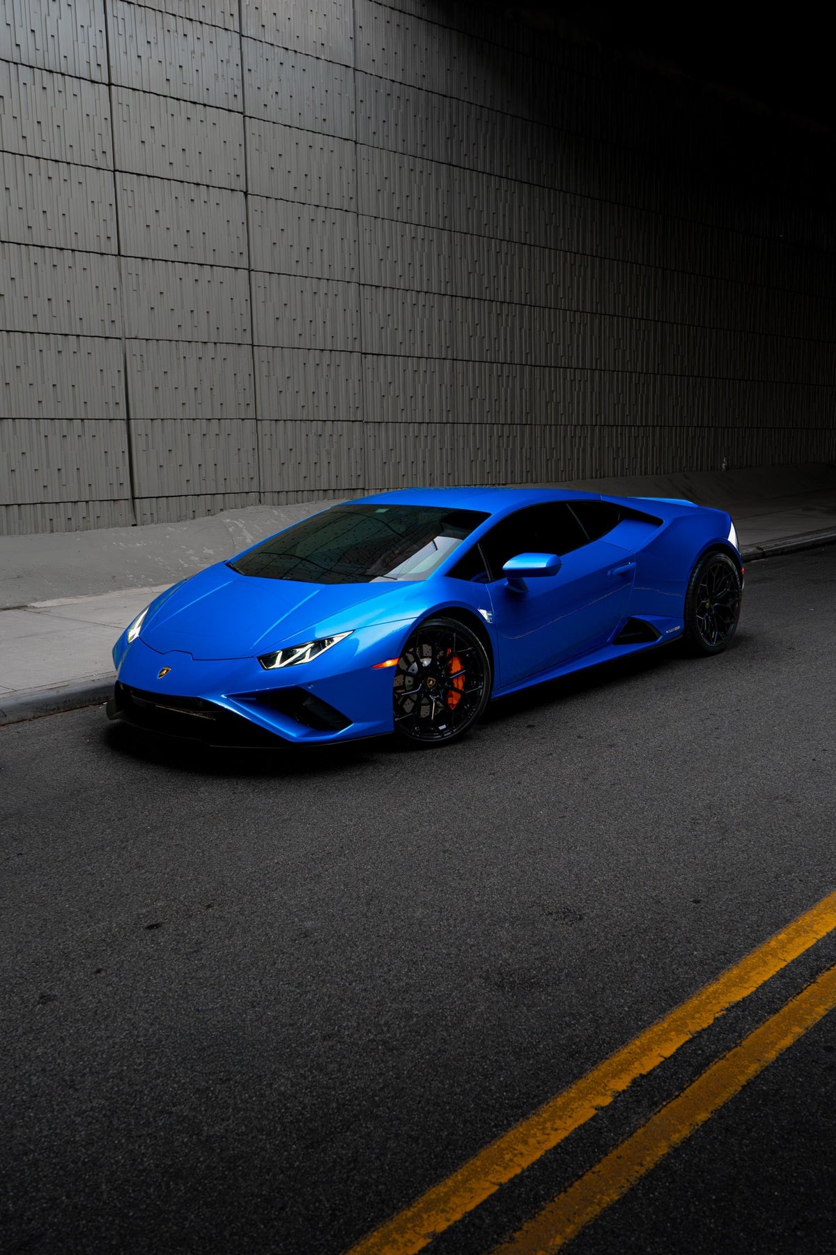 2020 Lamborghini Huracan EVO Blu Eleos — vehicle photo 6