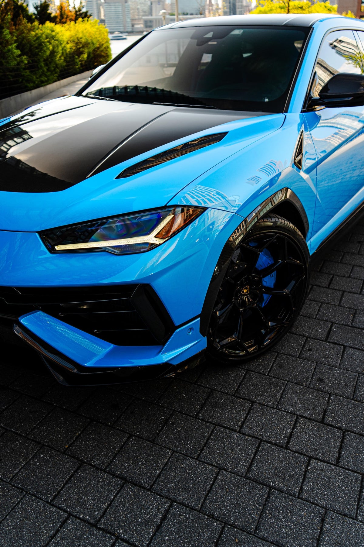 2023 Lamborghini Urus Performante Blu Cepheus — vehicle photo 3