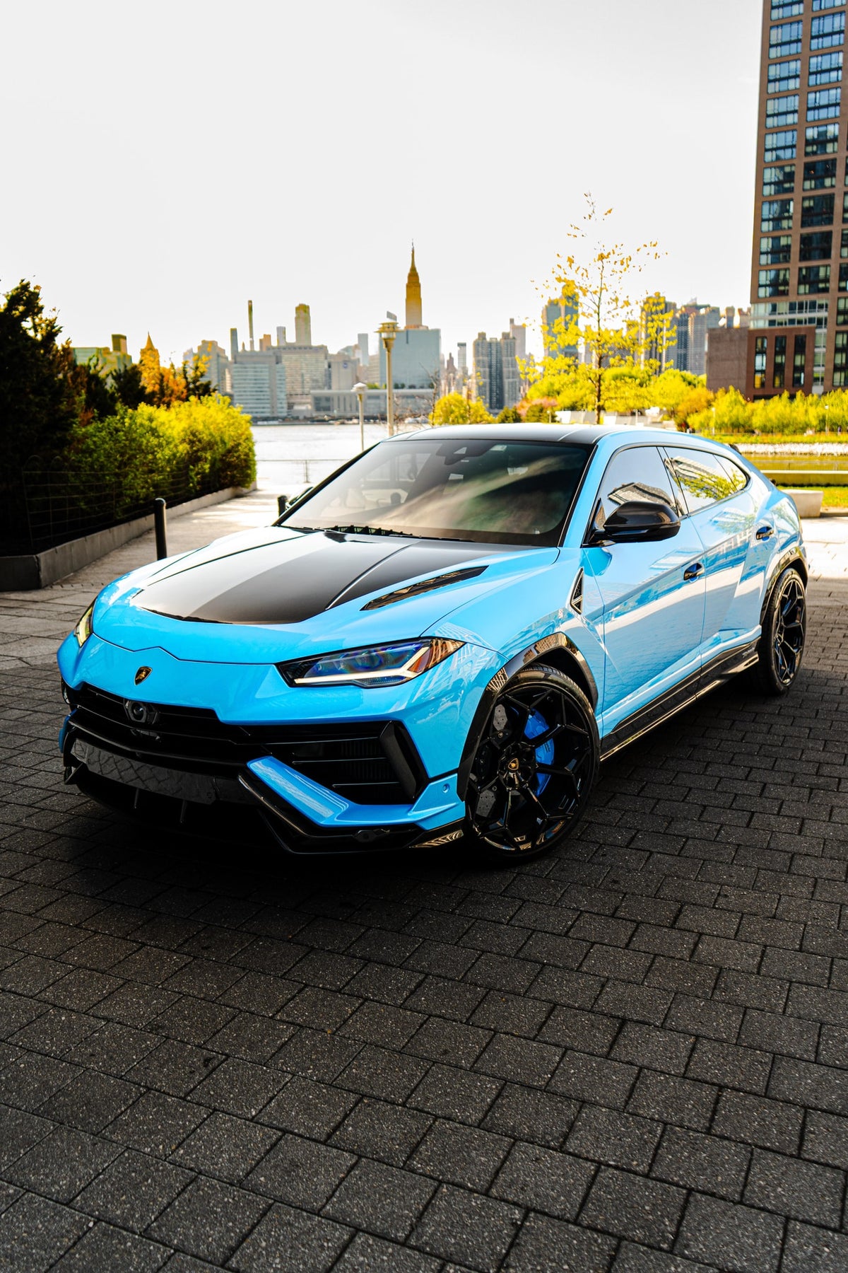 2023 Lamborghini Urus Performante Blu Cepheus — vehicle photo 4