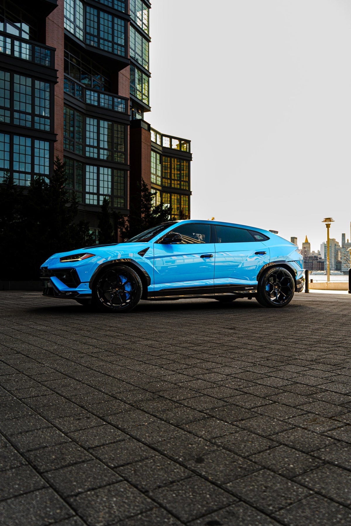 2023 Lamborghini Urus Performante Blu Cepheus — vehicle photo 5