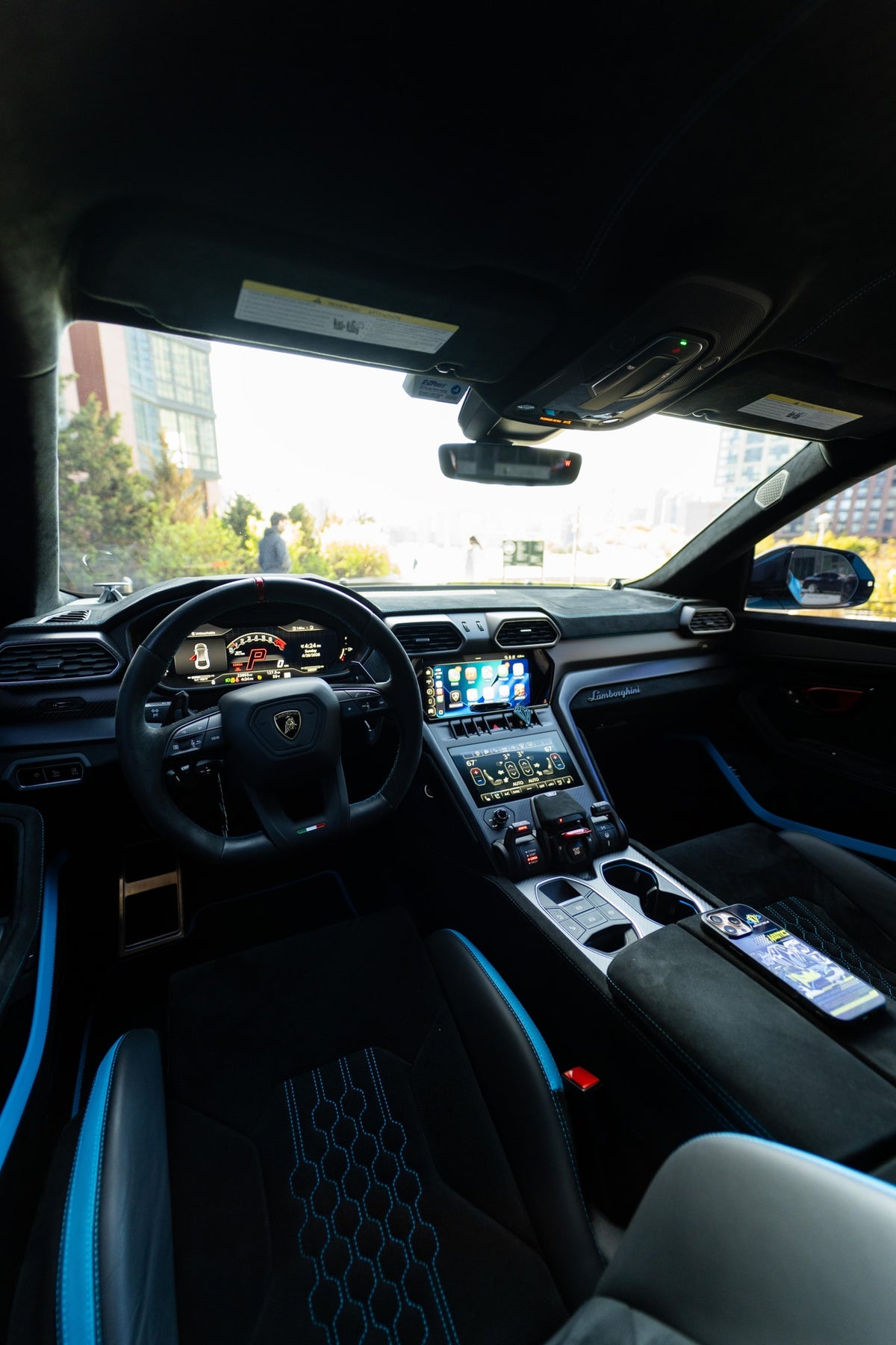 2023 Lamborghini Urus Performante Blu Cepheus — vehicle photo 12