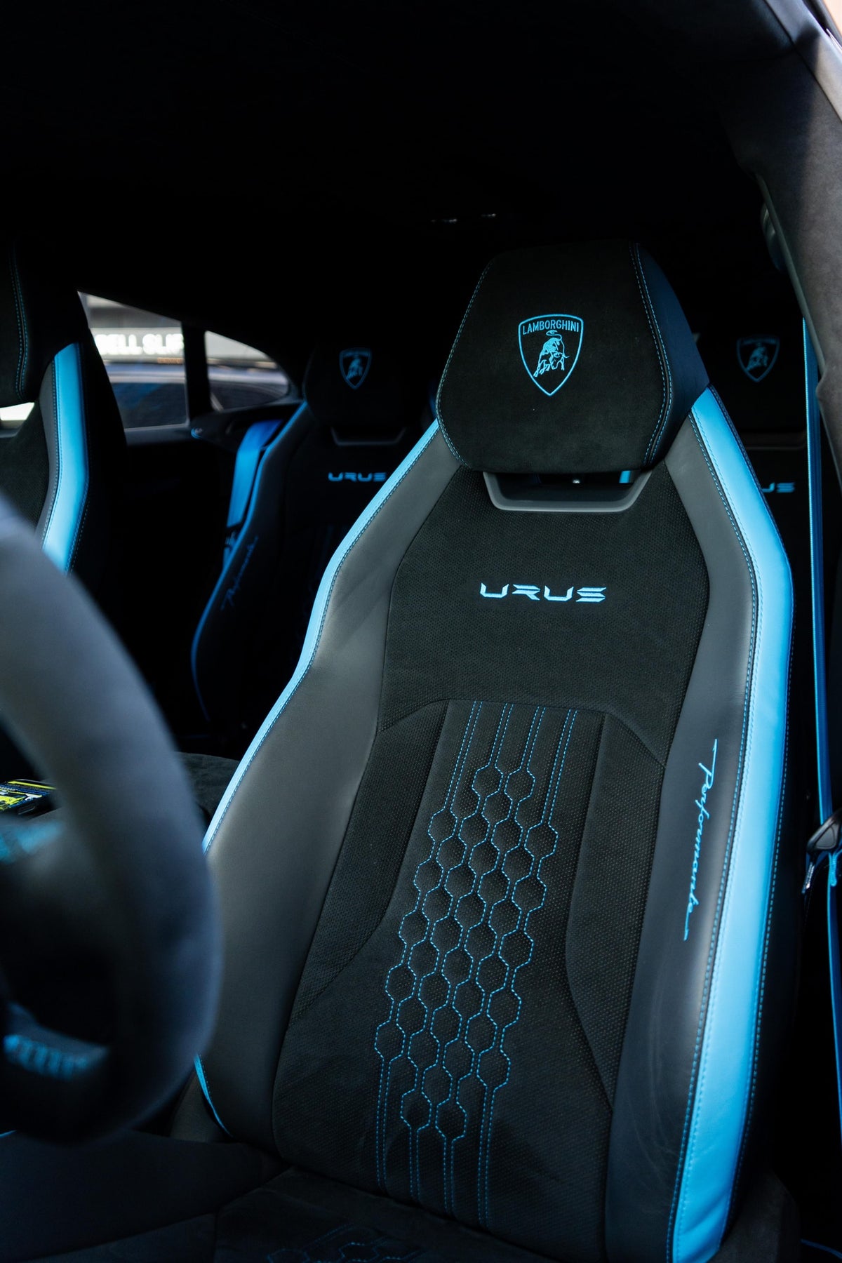 2023 Lamborghini Urus Performante Blu Cepheus — vehicle photo 14