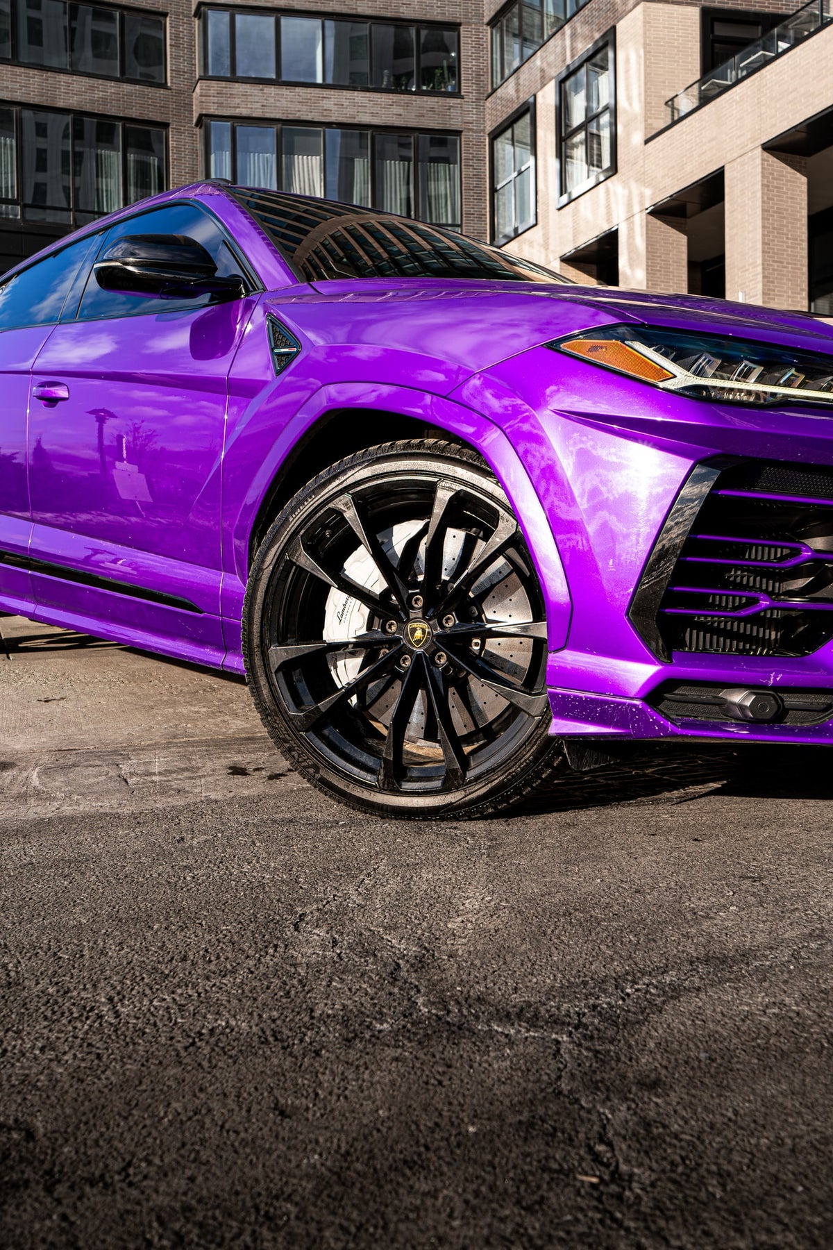 2022 Lamborghini Urus Viola Pasifae — vehicle photo 5