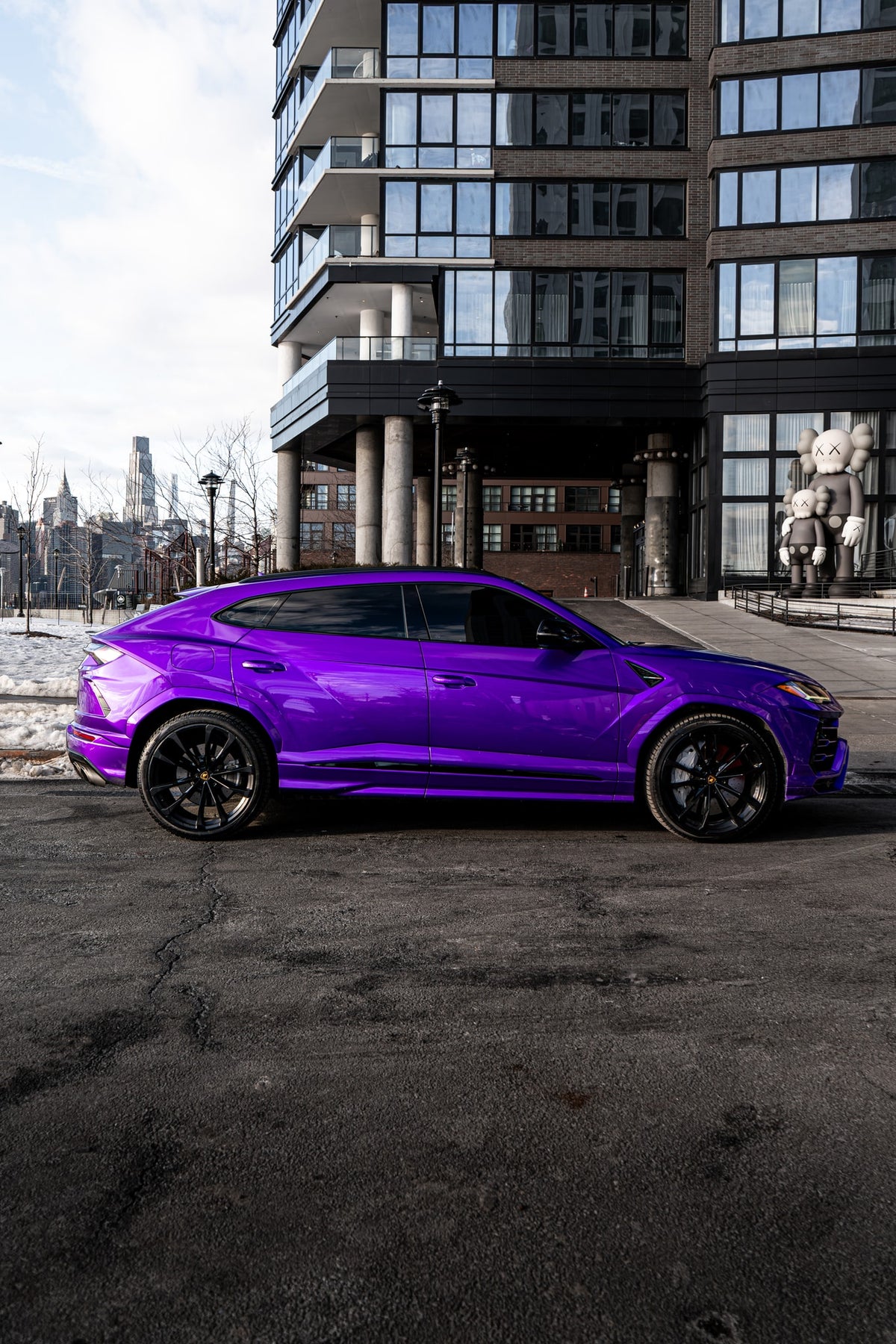2022 Lamborghini Urus Viola Pasifae — vehicle photo 6