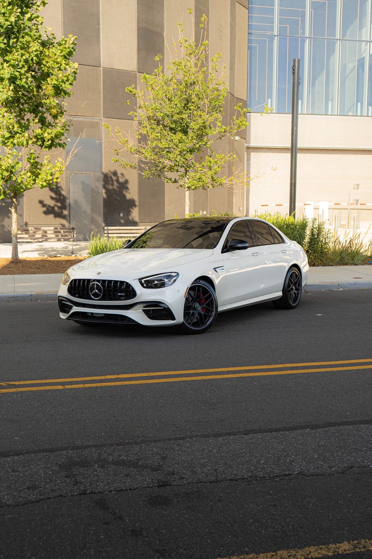 2021 Mercedes-Benz AMG E63s White — vehicle photo 2