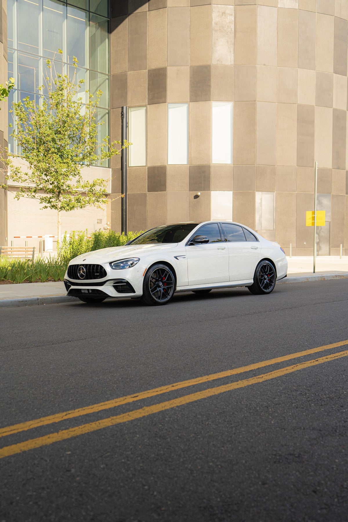 2021 Mercedes-Benz AMG E63s White — vehicle photo 3