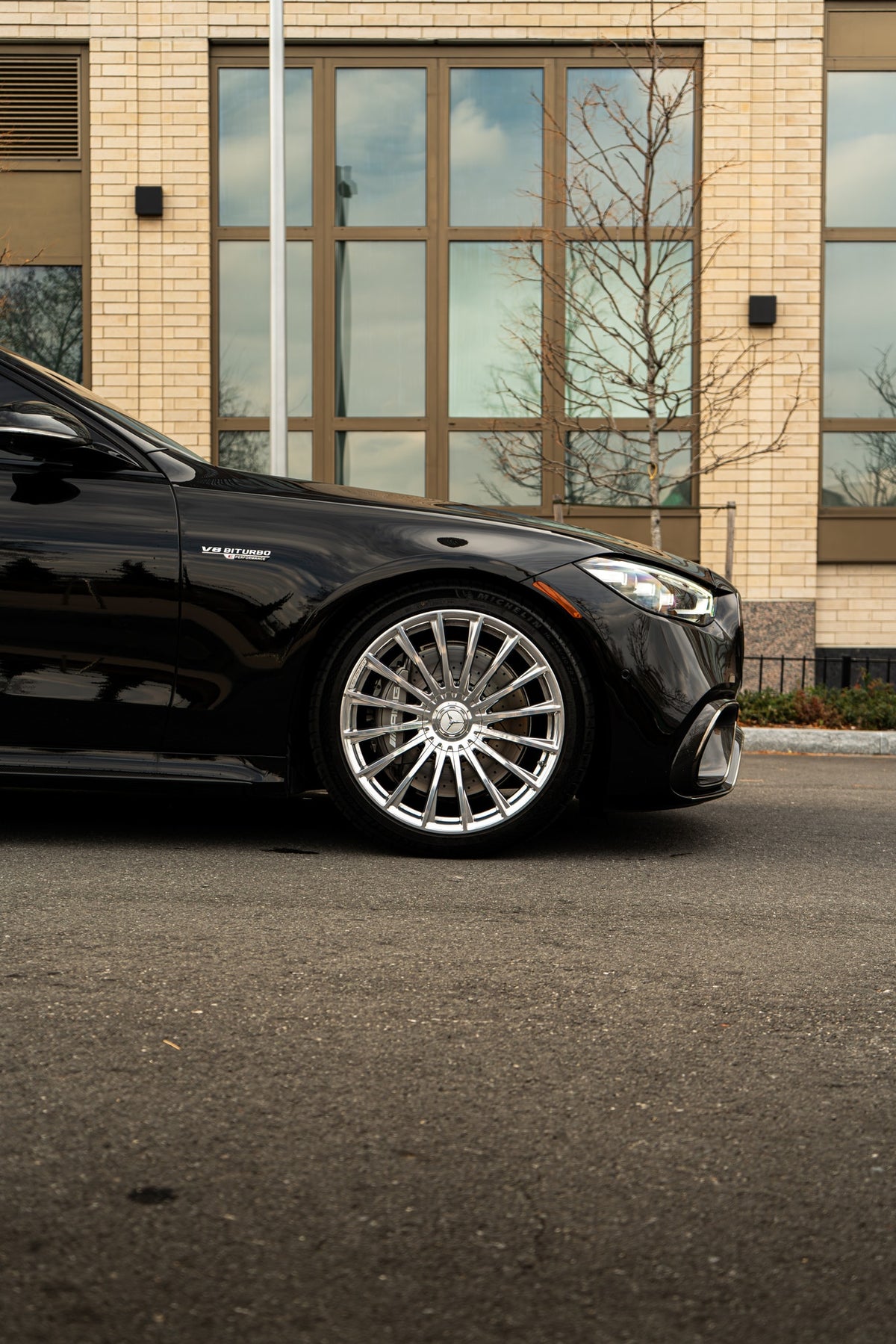2025 Mercedes-Benz AMG S63 Black — vehicle photo 5
