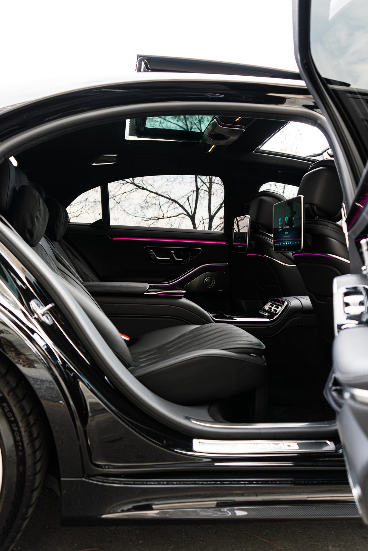 2025 Mercedes-Benz AMG S63 Black — vehicle photo 9