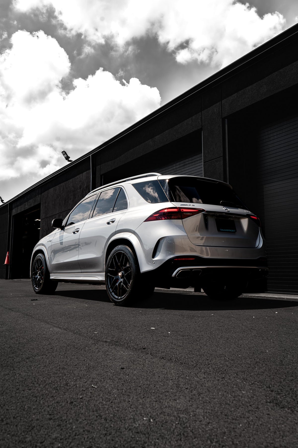 2024 Mercedes-Benz GLE 63s Silver — vehicle photo 7