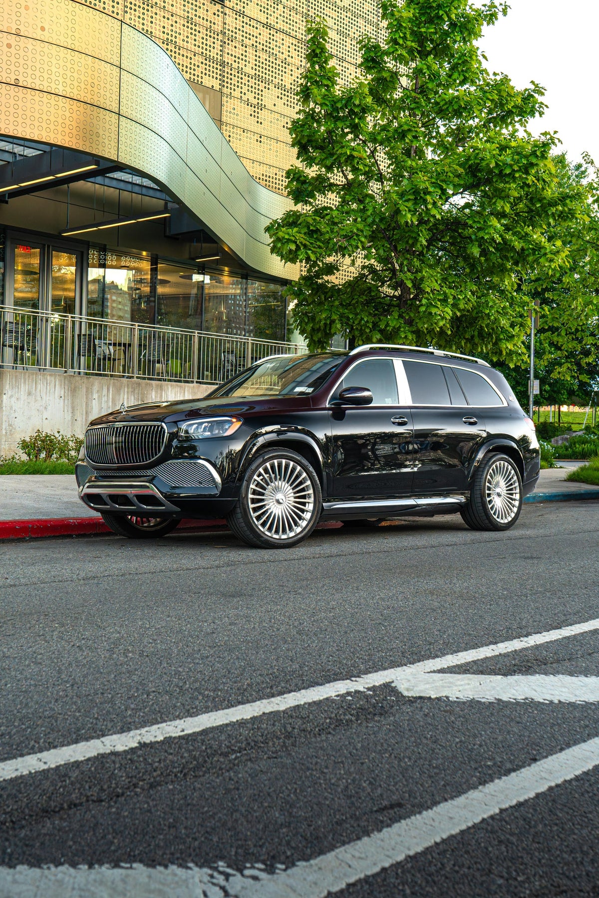 2023 Mercedes-Benz GLS600 Maybach Black/Red — vehicle photo 3
