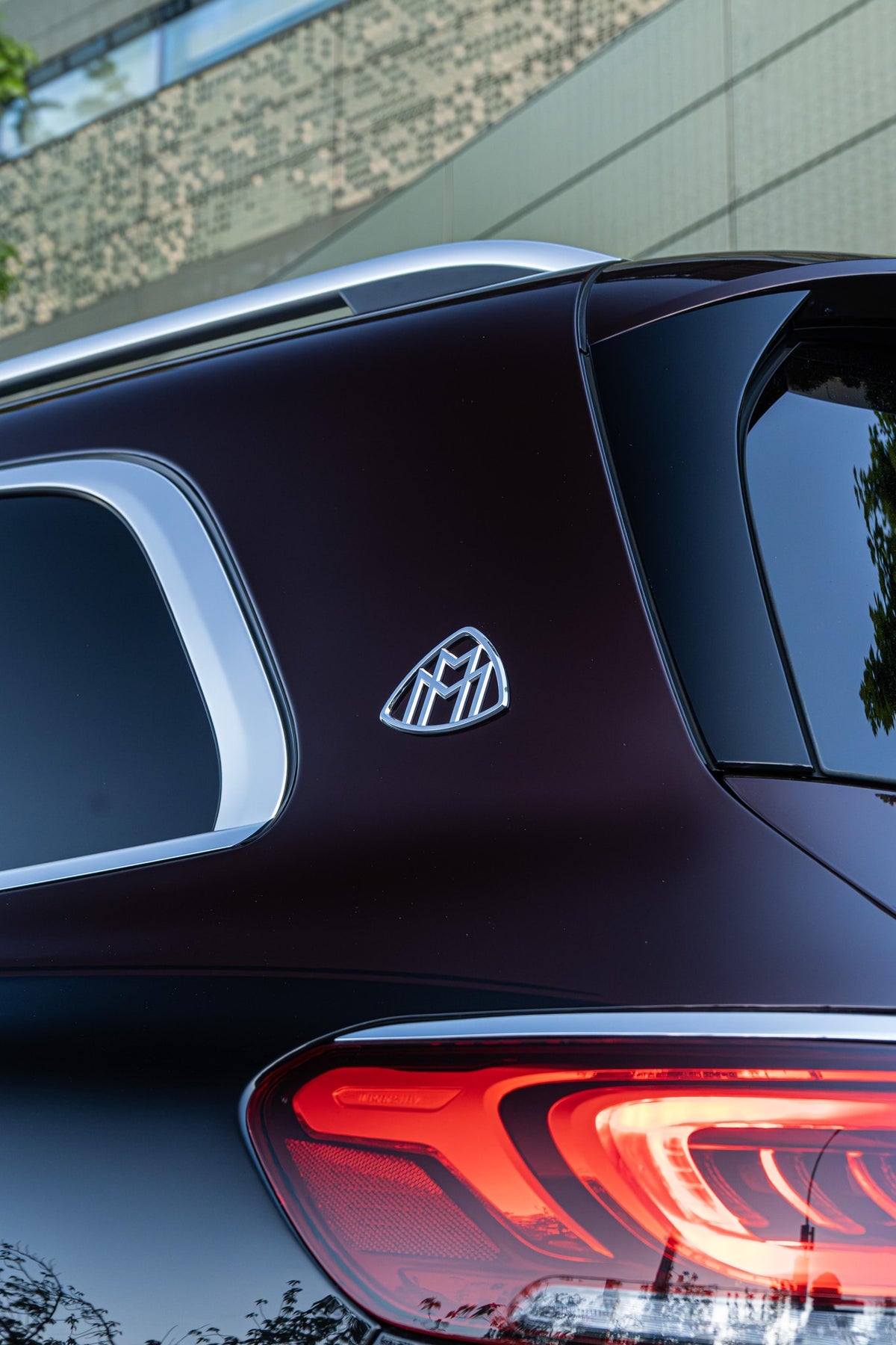 2023 Mercedes-Benz GLS600 Maybach Black/Red — vehicle photo 12