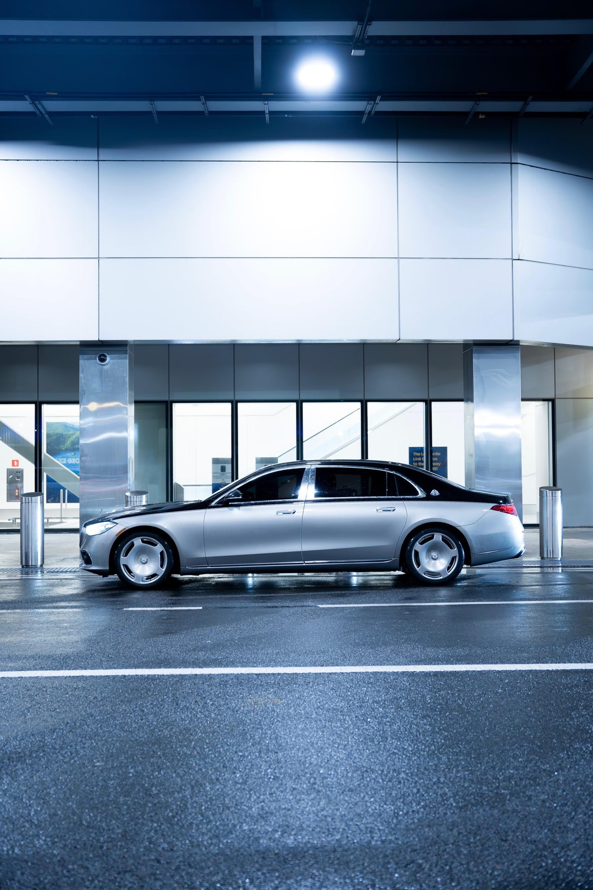2024 Mercedes-Benz S580 Maybach Silver — vehicle photo 1
