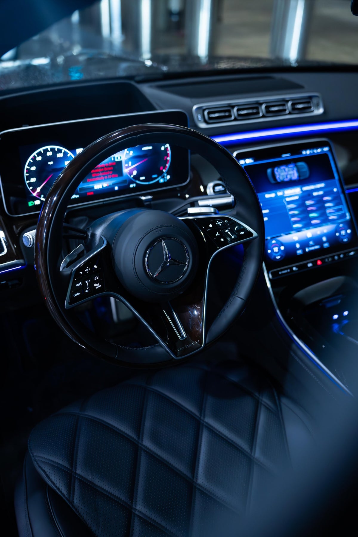 2024 Mercedes-Benz S580 Maybach Silver — vehicle photo 6