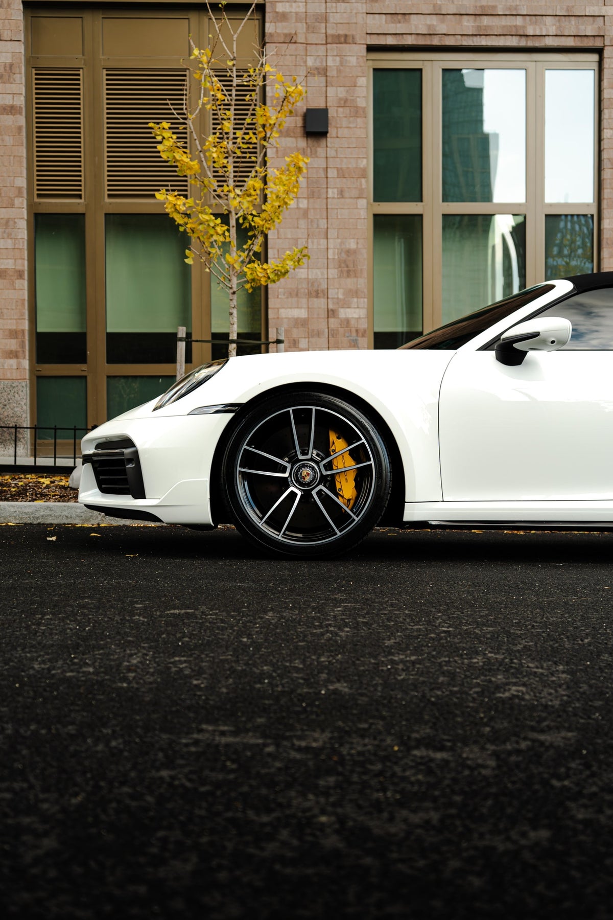 2021 Porsche 911 Turbo S Cabrio White — vehicle photo 4