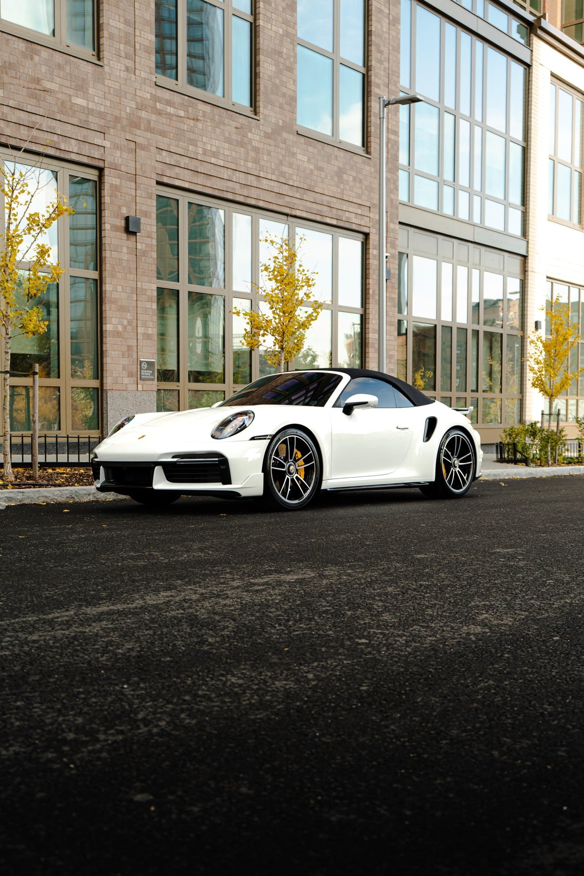 2021 Porsche 911 Turbo S Cabrio White — vehicle photo 6