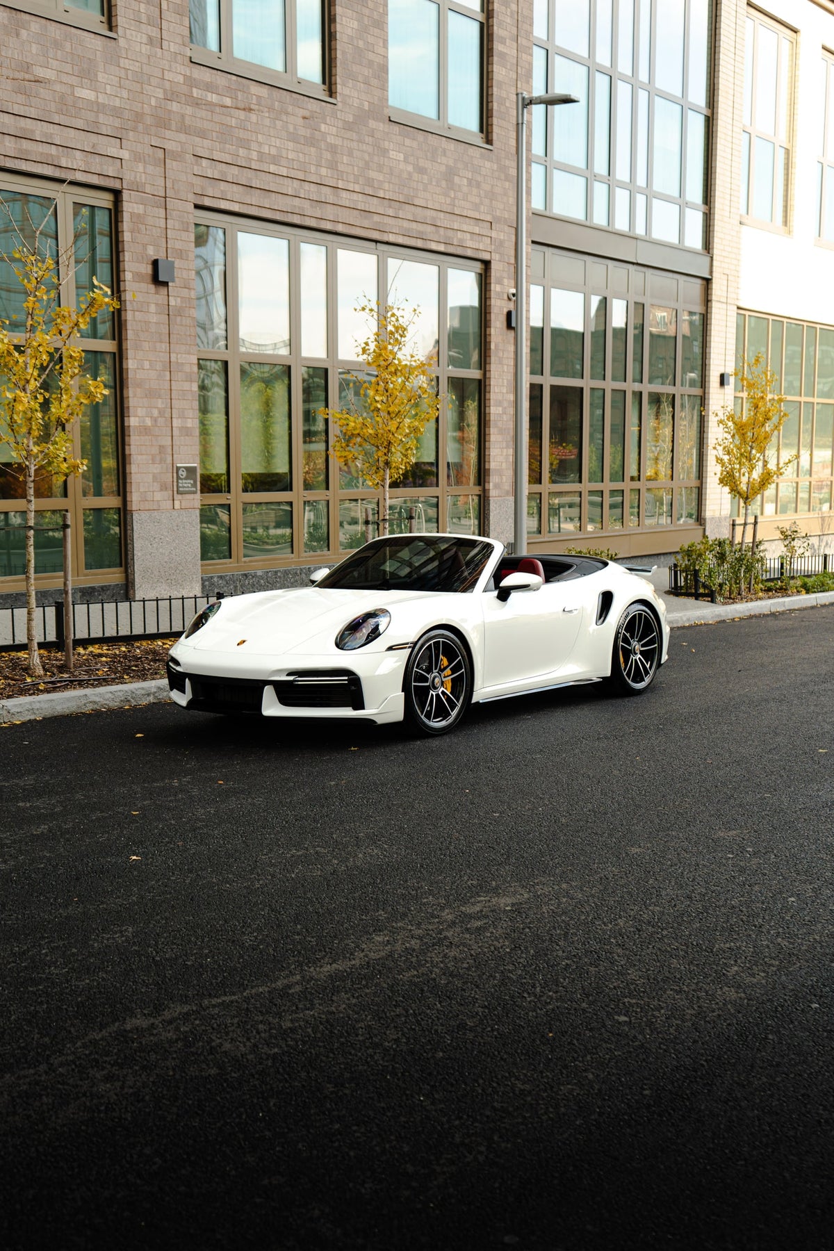 2021 Porsche 911 Turbo S Cabrio White — vehicle photo 15