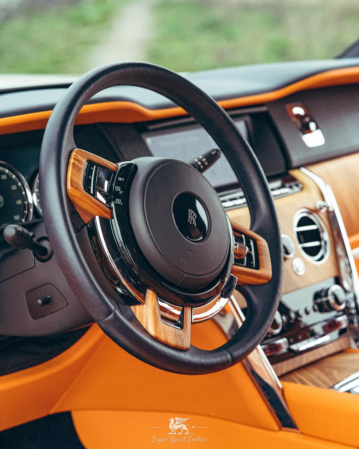 Rolls-Royce Cullinan (White on Hermes)