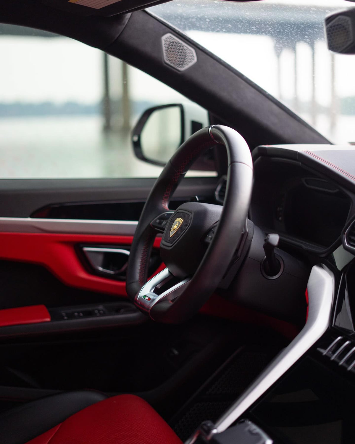 Lamborghini Urus (White)
