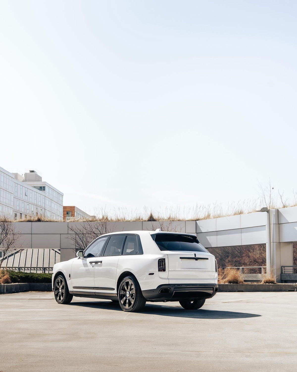 Rolls-Royce Cullinan (White on Red)