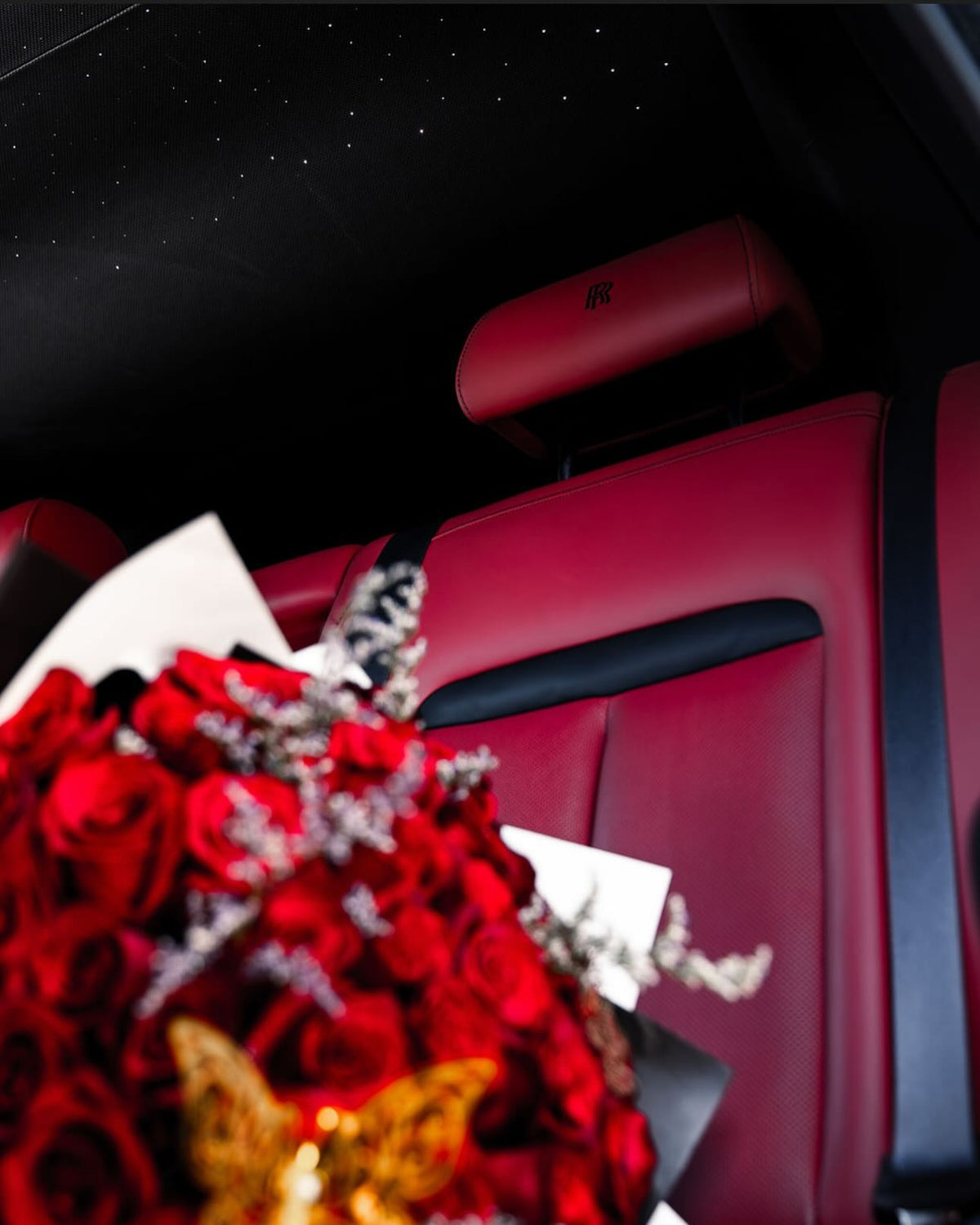 Rolls-Royce Cullinan (White on Red)